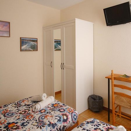Liquid Surfhouse Hostel Langre  Bagian luar foto