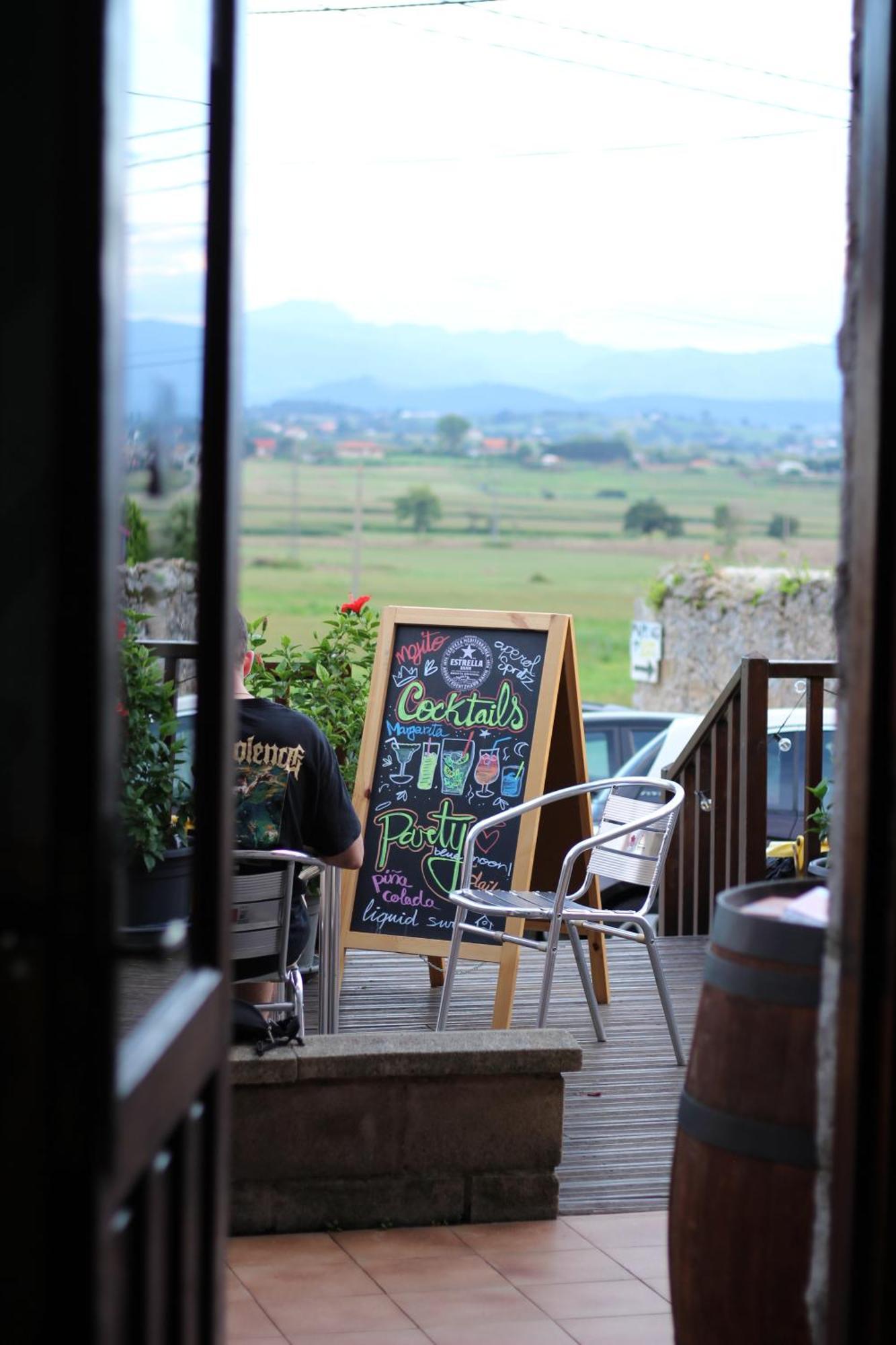 Liquid Surfhouse Hostel Langre  Bagian luar foto