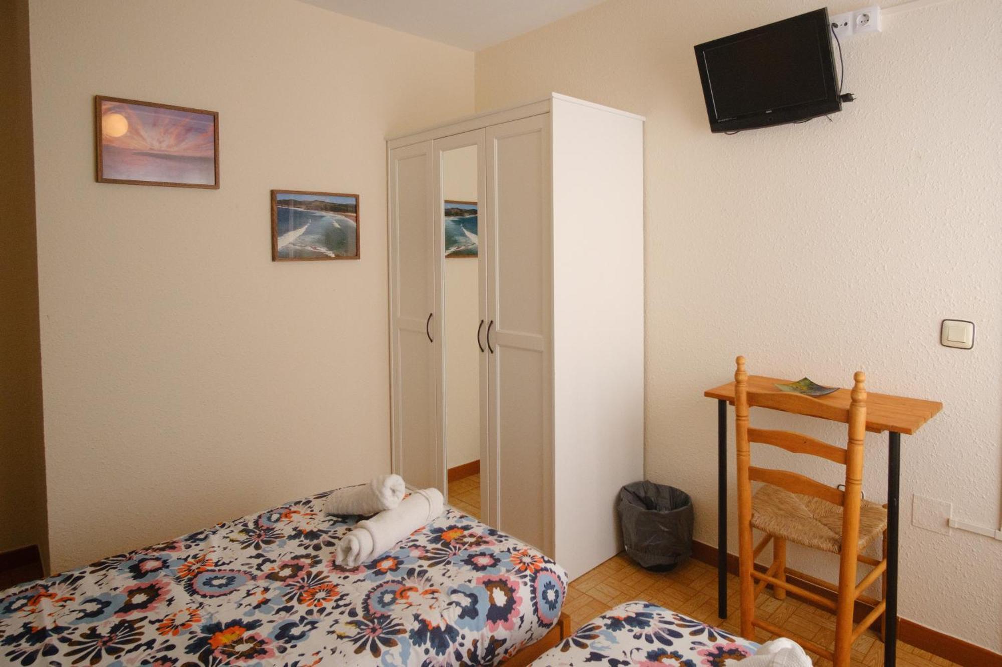 Liquid Surfhouse Hostel Langre  Bagian luar foto