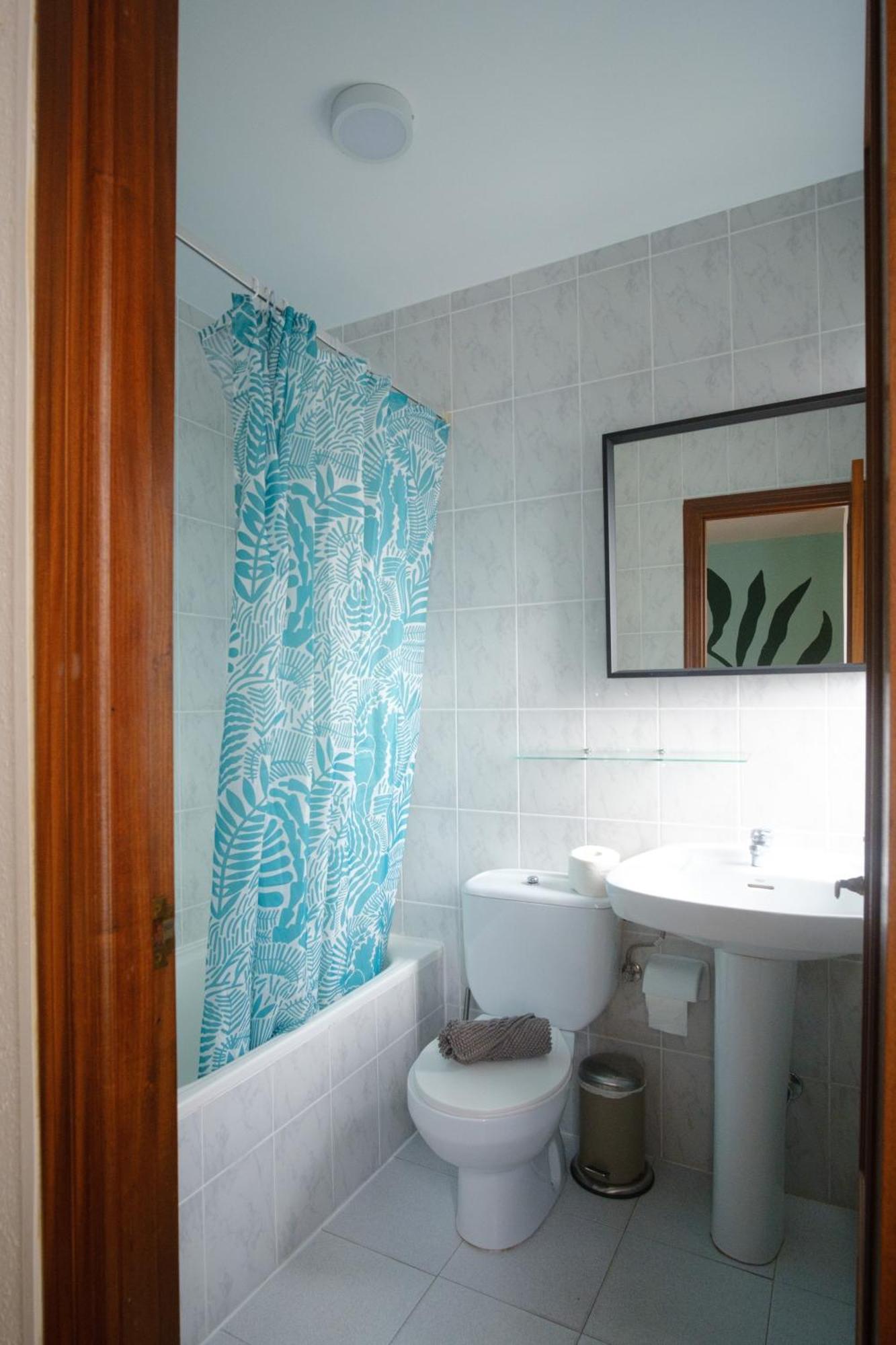 Liquid Surfhouse Hostel Langre  Bagian luar foto