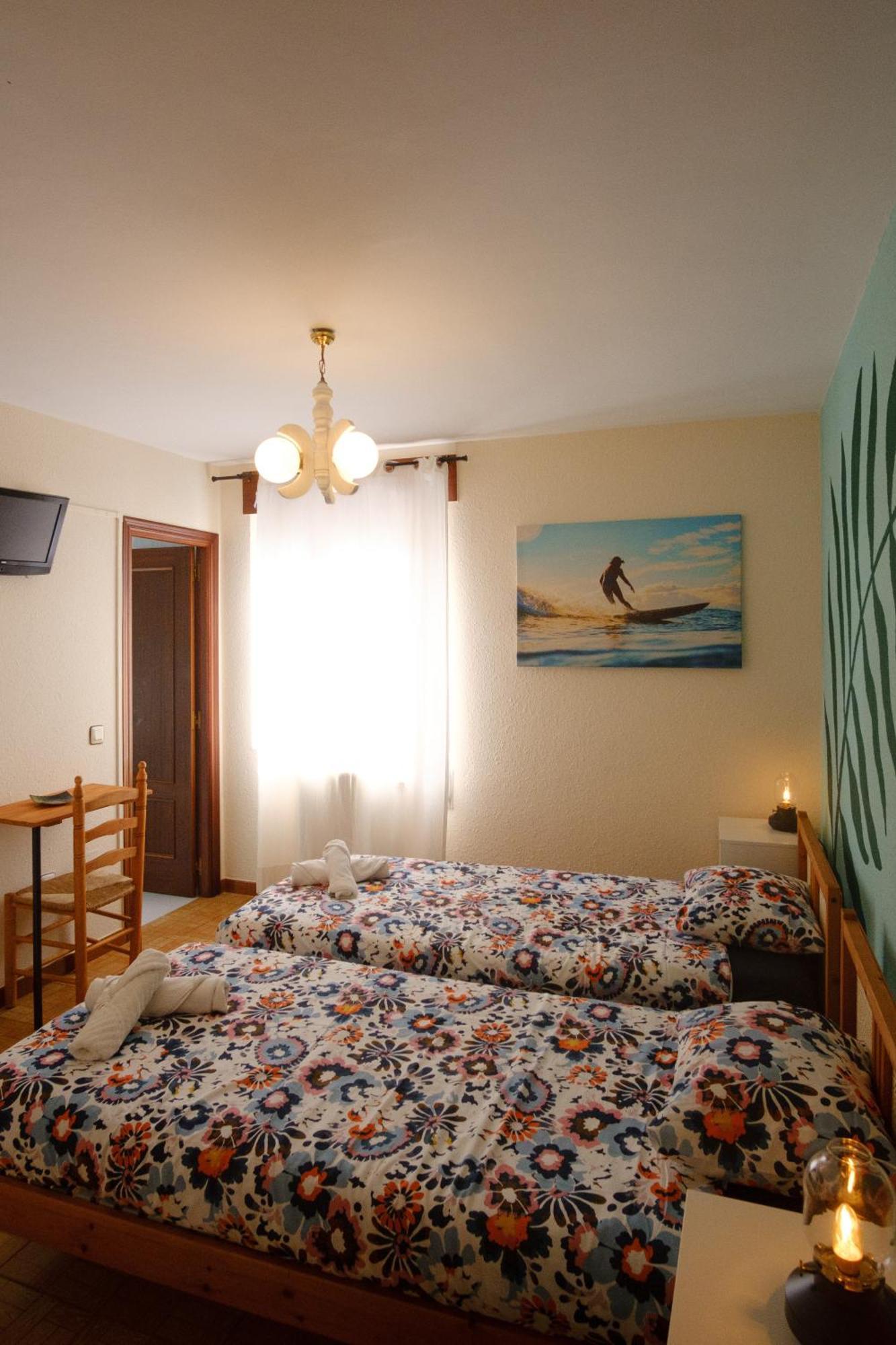 Liquid Surfhouse Hostel Langre  Bagian luar foto